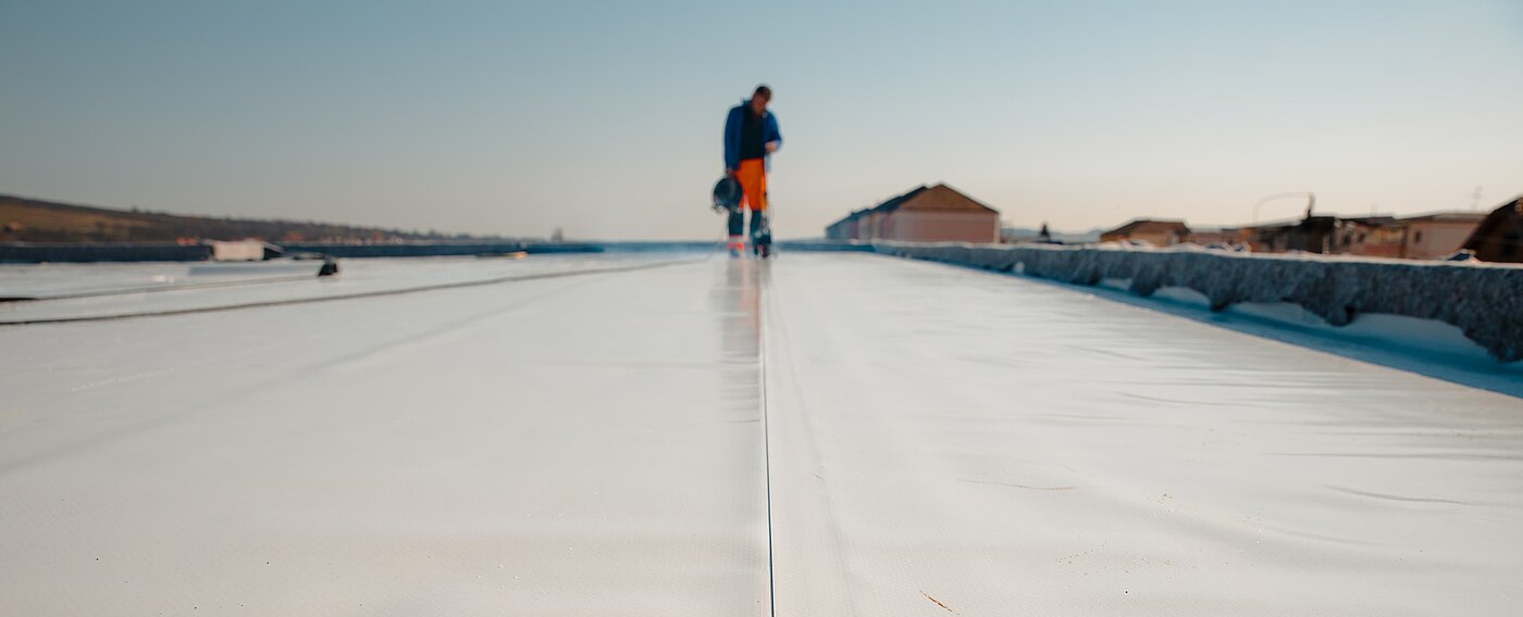Clean and sustainable Roof Coatings with ACRONAL® PLUS 6257 BTC Europe